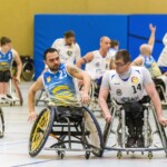 Luki Jung verteidigt vom niederländischen Nationalspieler Mustafa Korkmaz